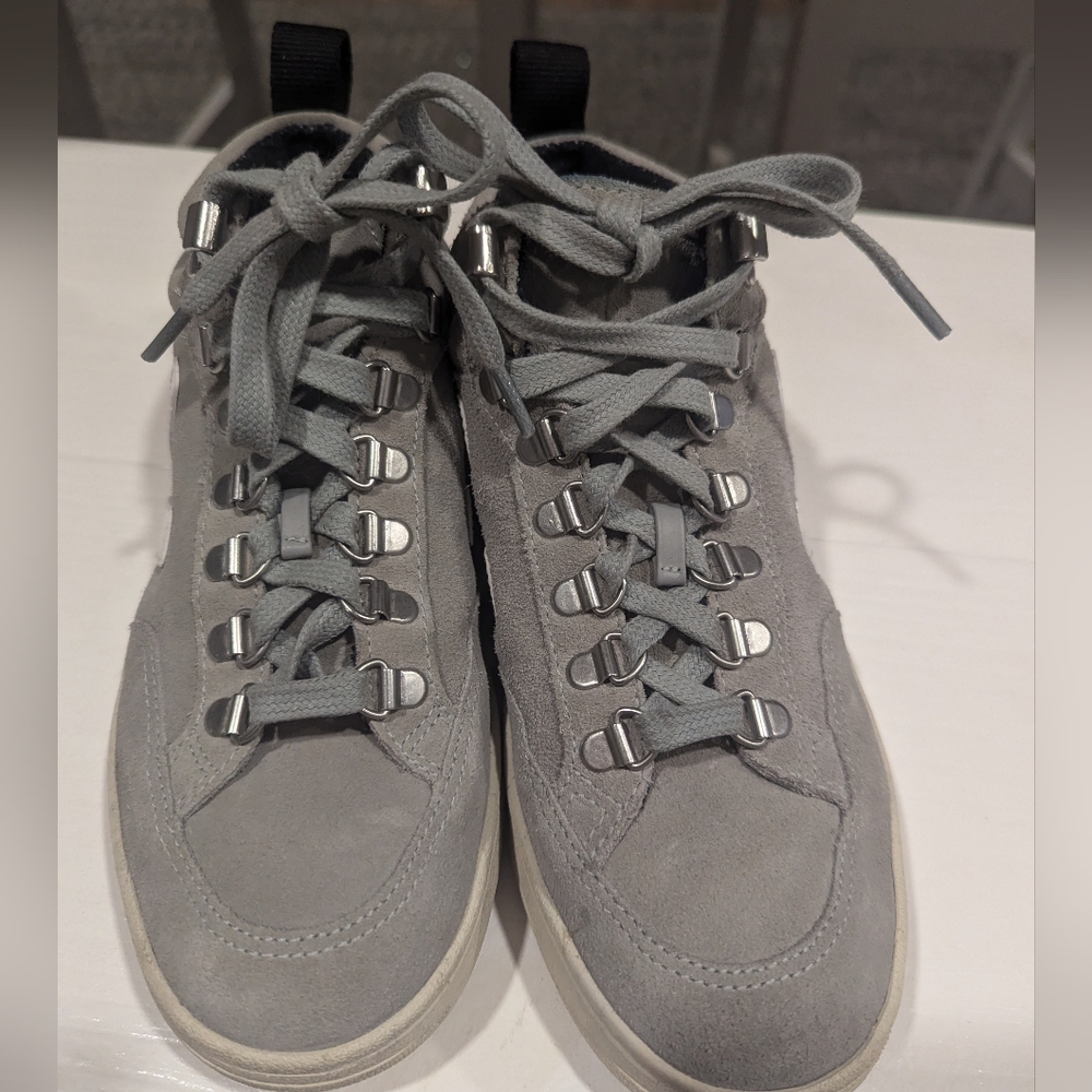 Size US 5 VEJA Roraima Suede Trainers - Oxford Grey/ white